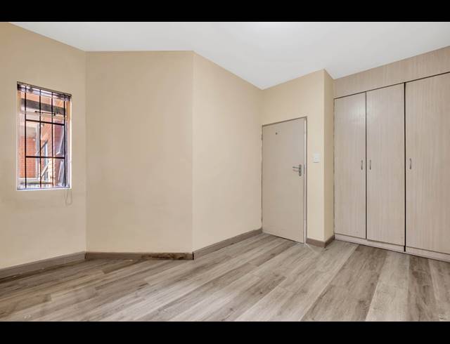 1 BEDROOM APARTMENT FOR SALE IN RICHMOND